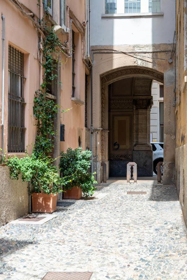 パヴィーアCentro Storico • Wi-Fi, Netflix E Terrazzoアパートメント エクステリア 写真